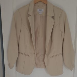 Suzy Shier Cream Tailored Blazer